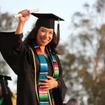 diploma graduação e postura